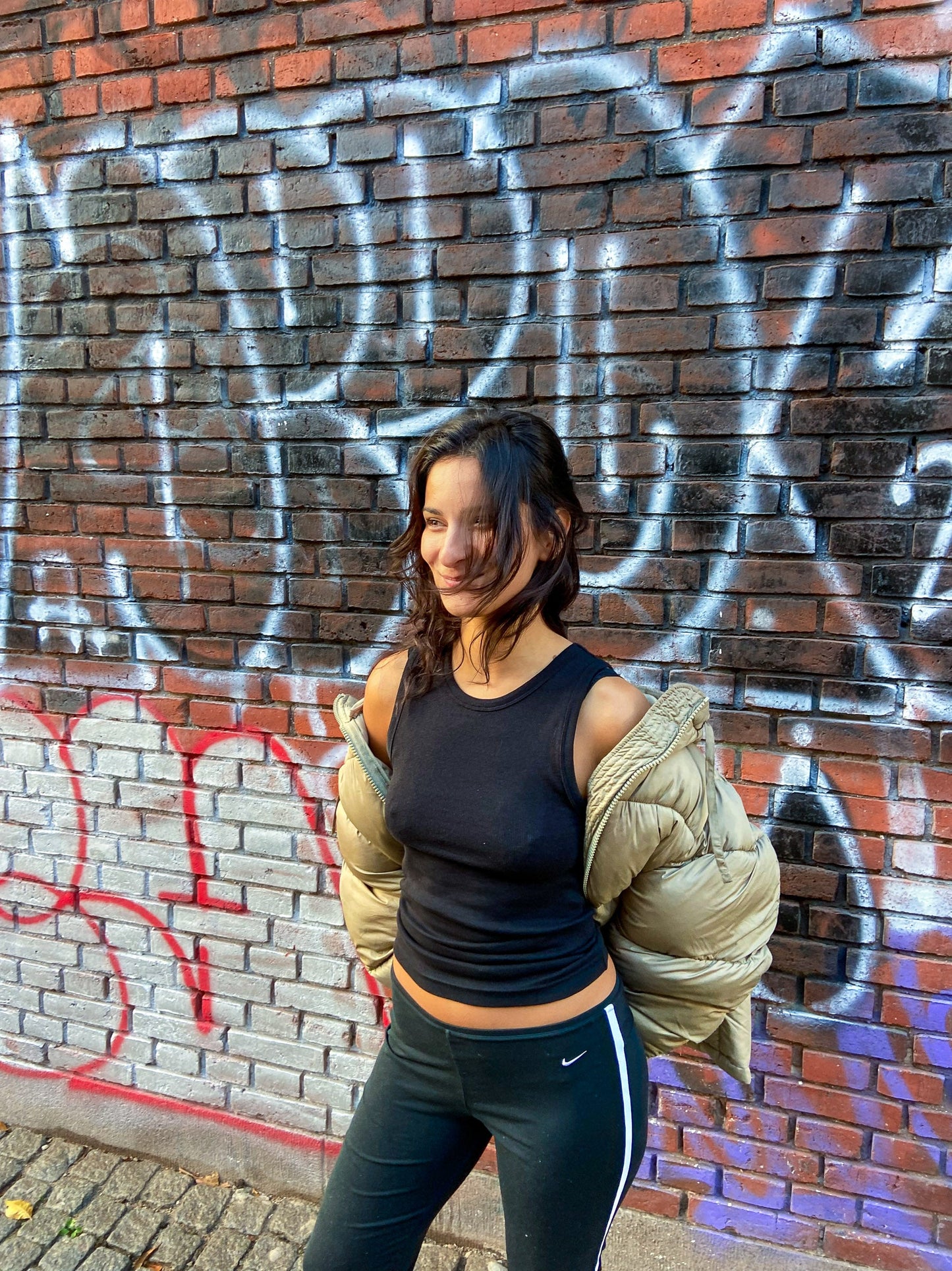 Anna är 167 cm lång och bär storlek S. | svart