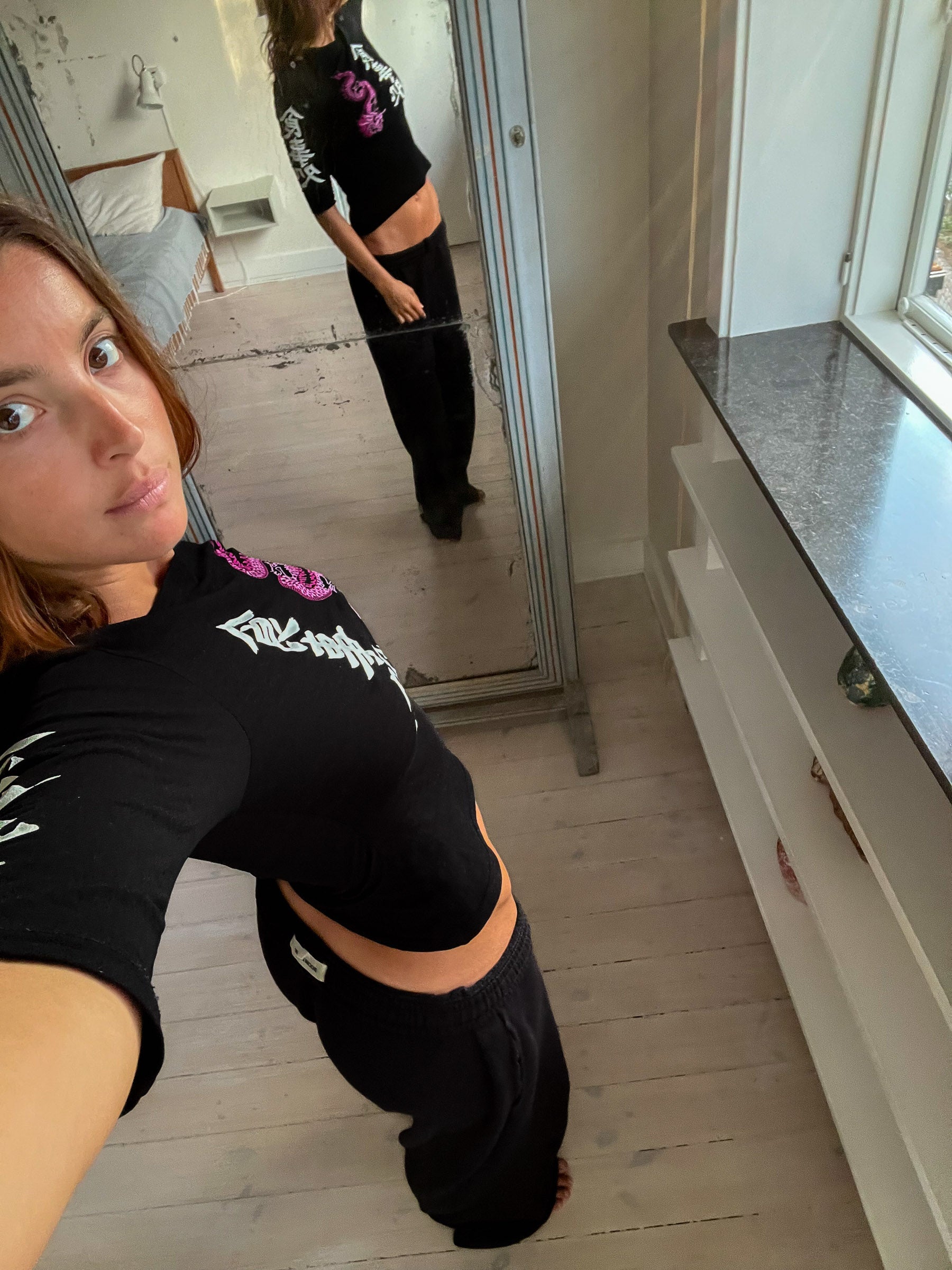 Sofie är 165 cm lång och bär storlek M. | utan svart