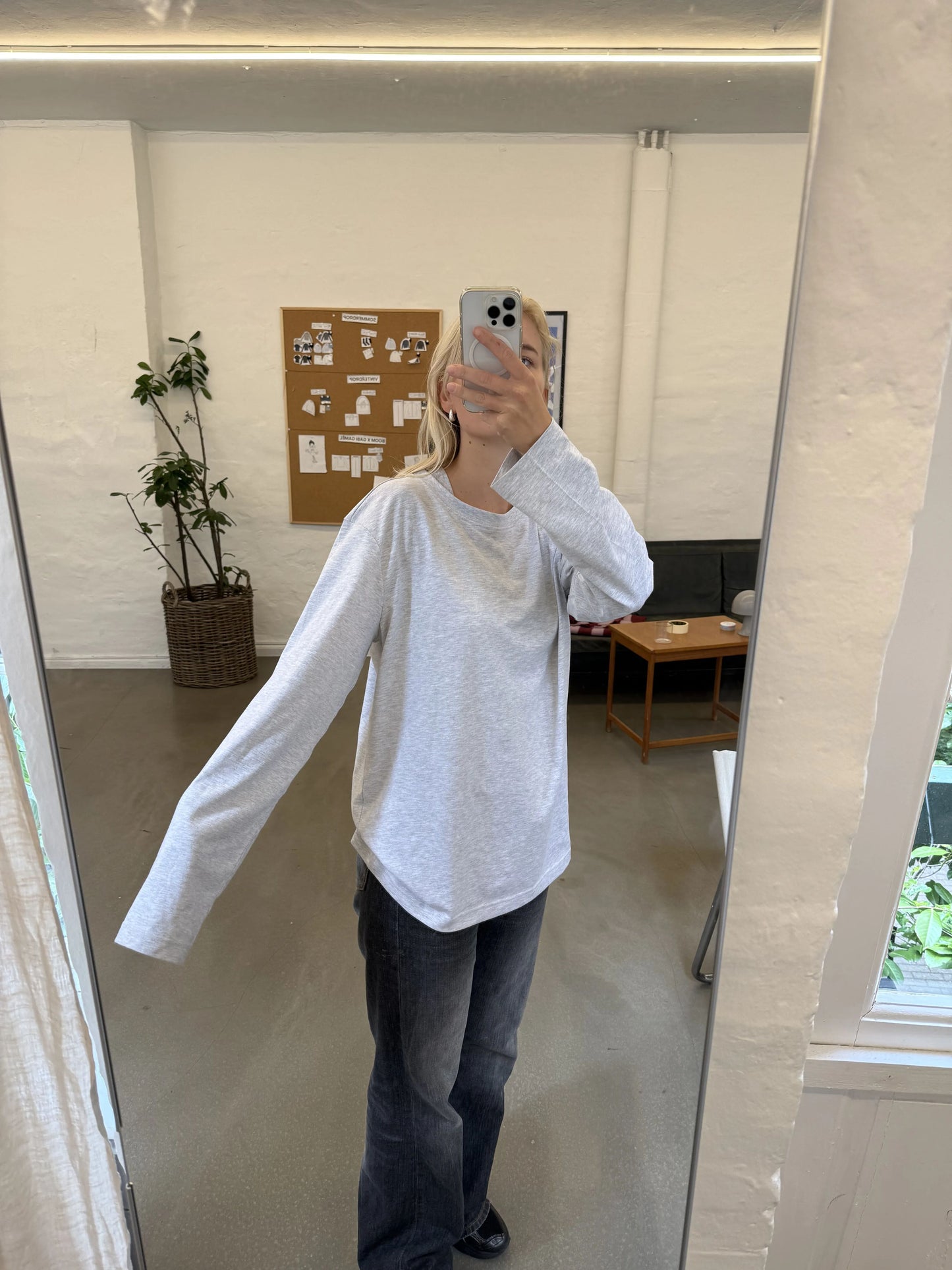 Sofie är 170 cm lång och bär storlek L. | grå