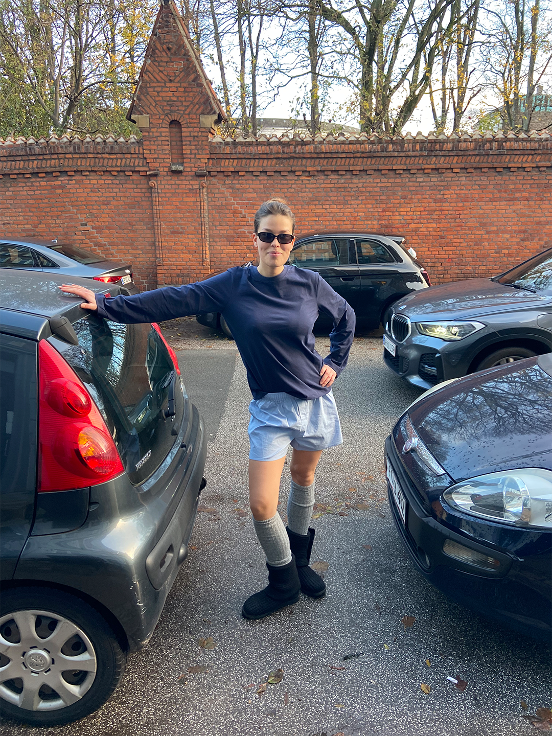 Charlotte är 178 cm lång och använder storlek XS-S. 