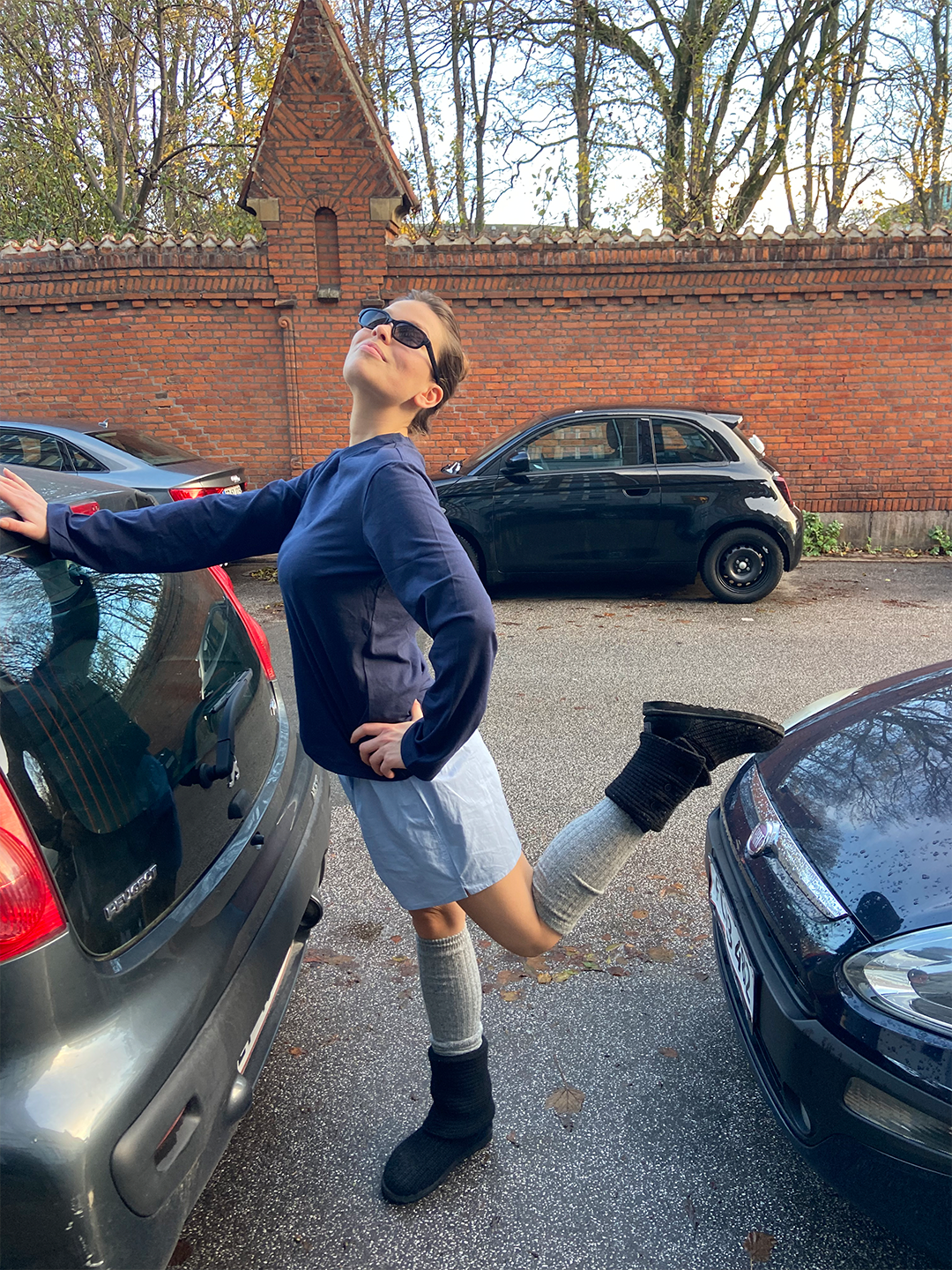 Charlotte är 178 cm lång och använder storlek XS-S. 