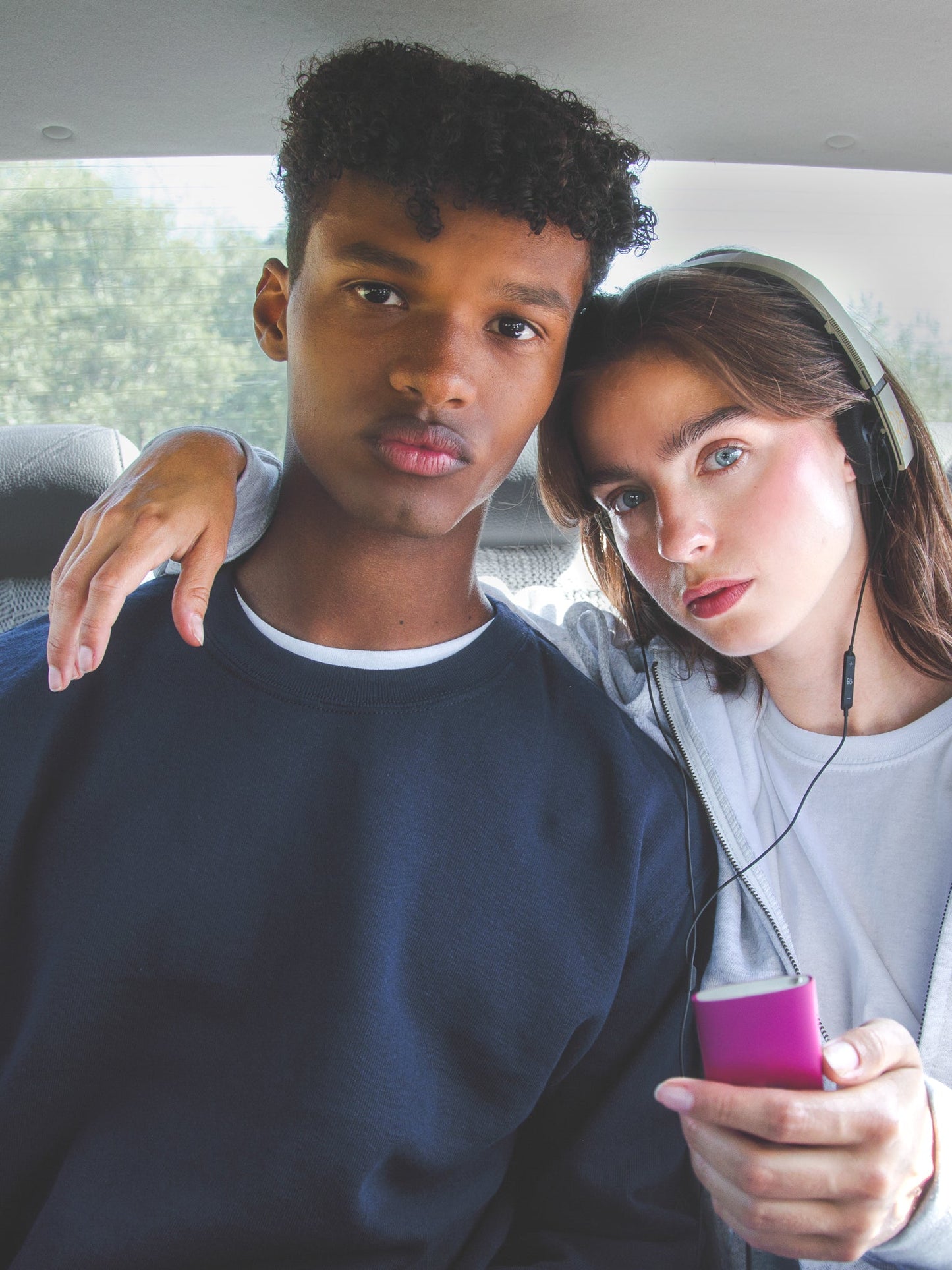 Filip är 185 cm lång och bär storlek M. | mörkblå