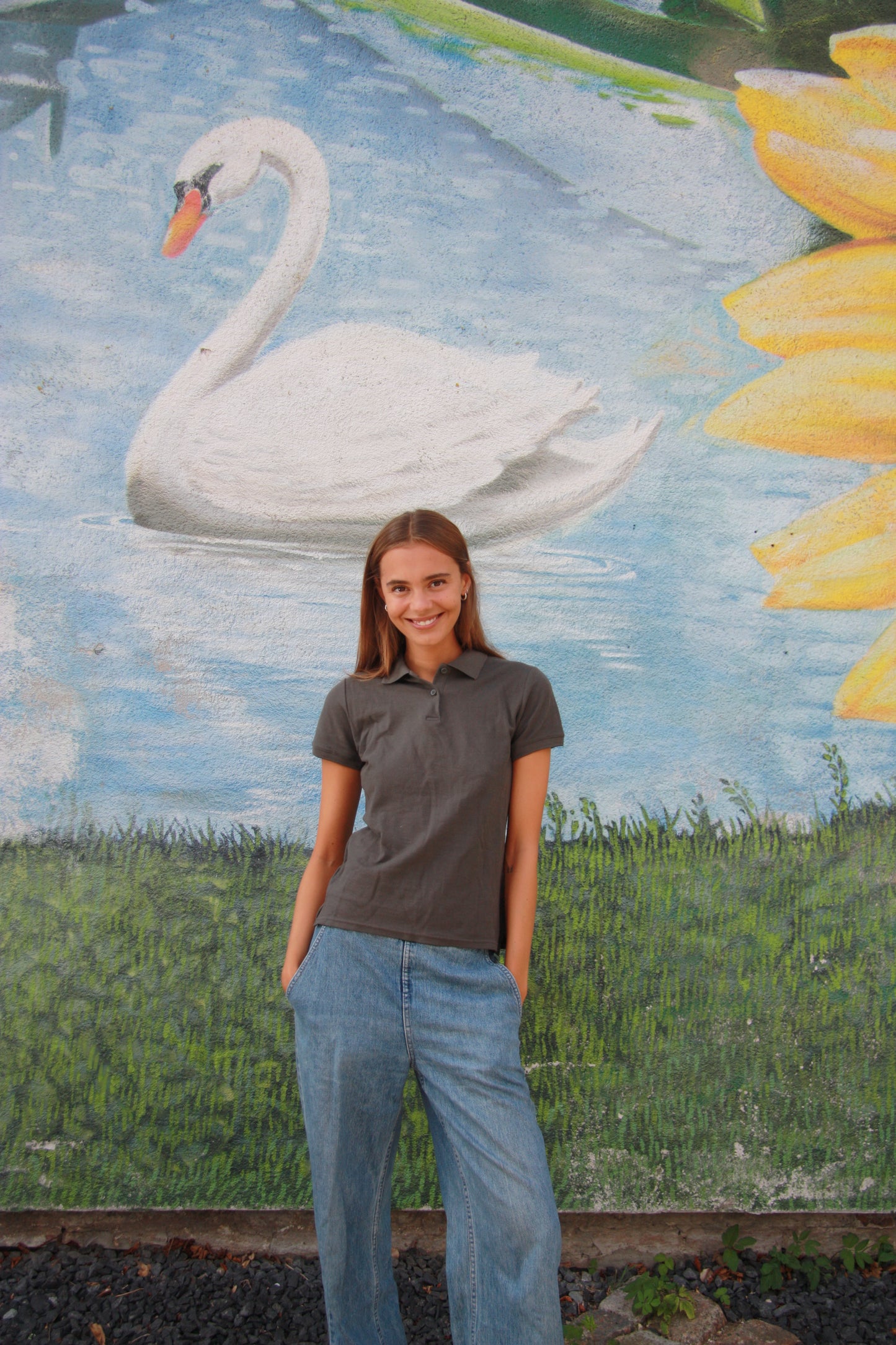 Sarah är 178 cm lång och bär storlek M. | mörkgrå