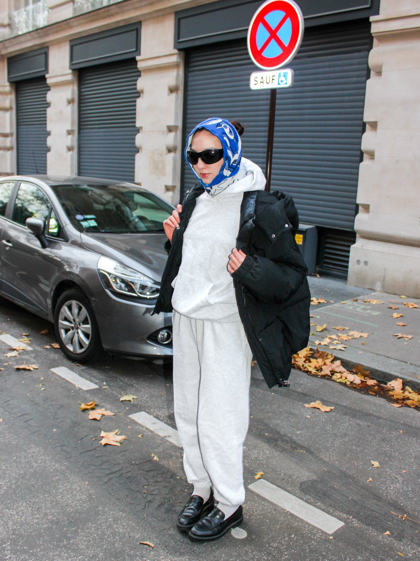 Sabina är 170 cm lång och bär storlek XS. | grå