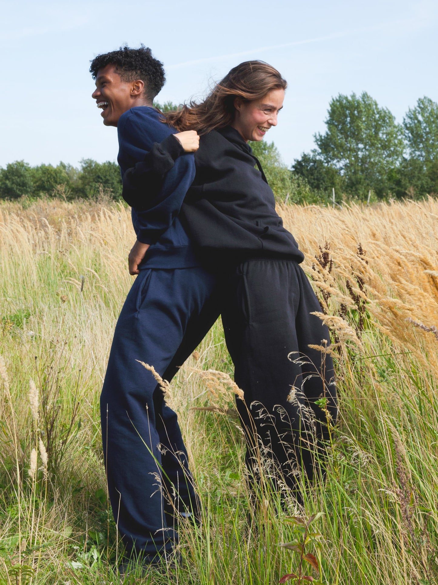 Johanne är 165 cm lång och bär storlek S. | svart