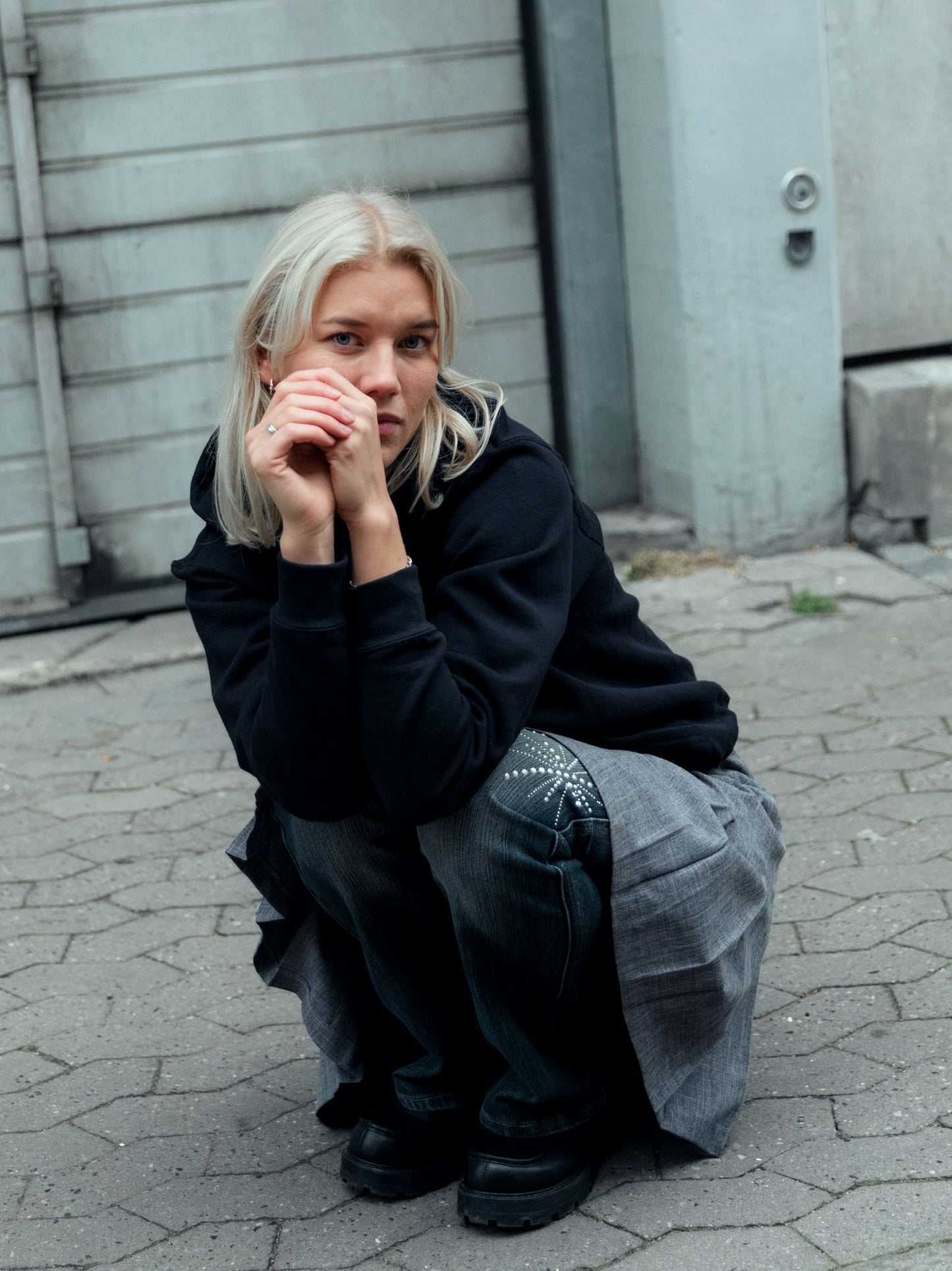 Sofie är 170 cm lång och bär storlek S. | svart