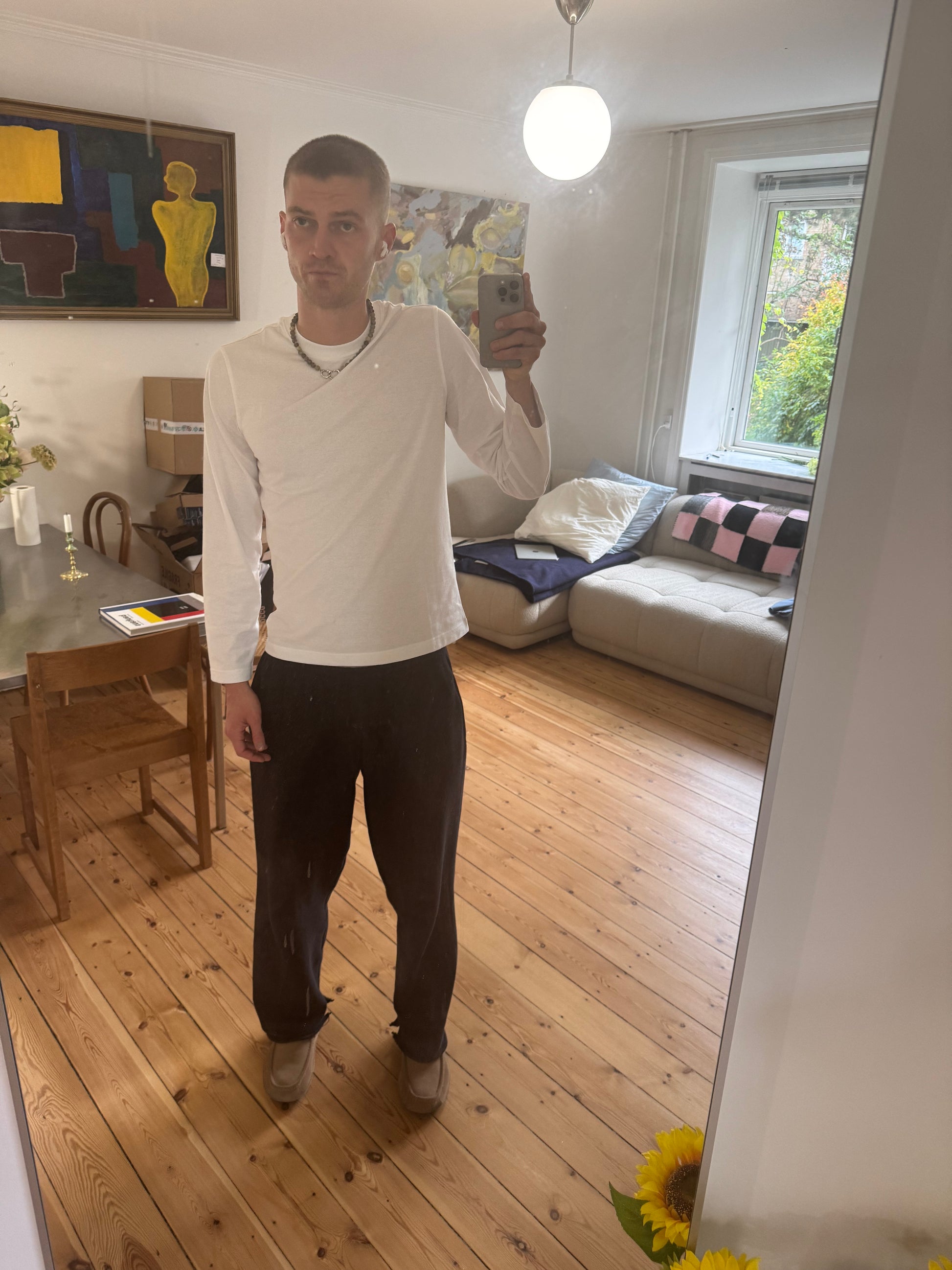 Viggo är 195 cm lång och använder storlek L.