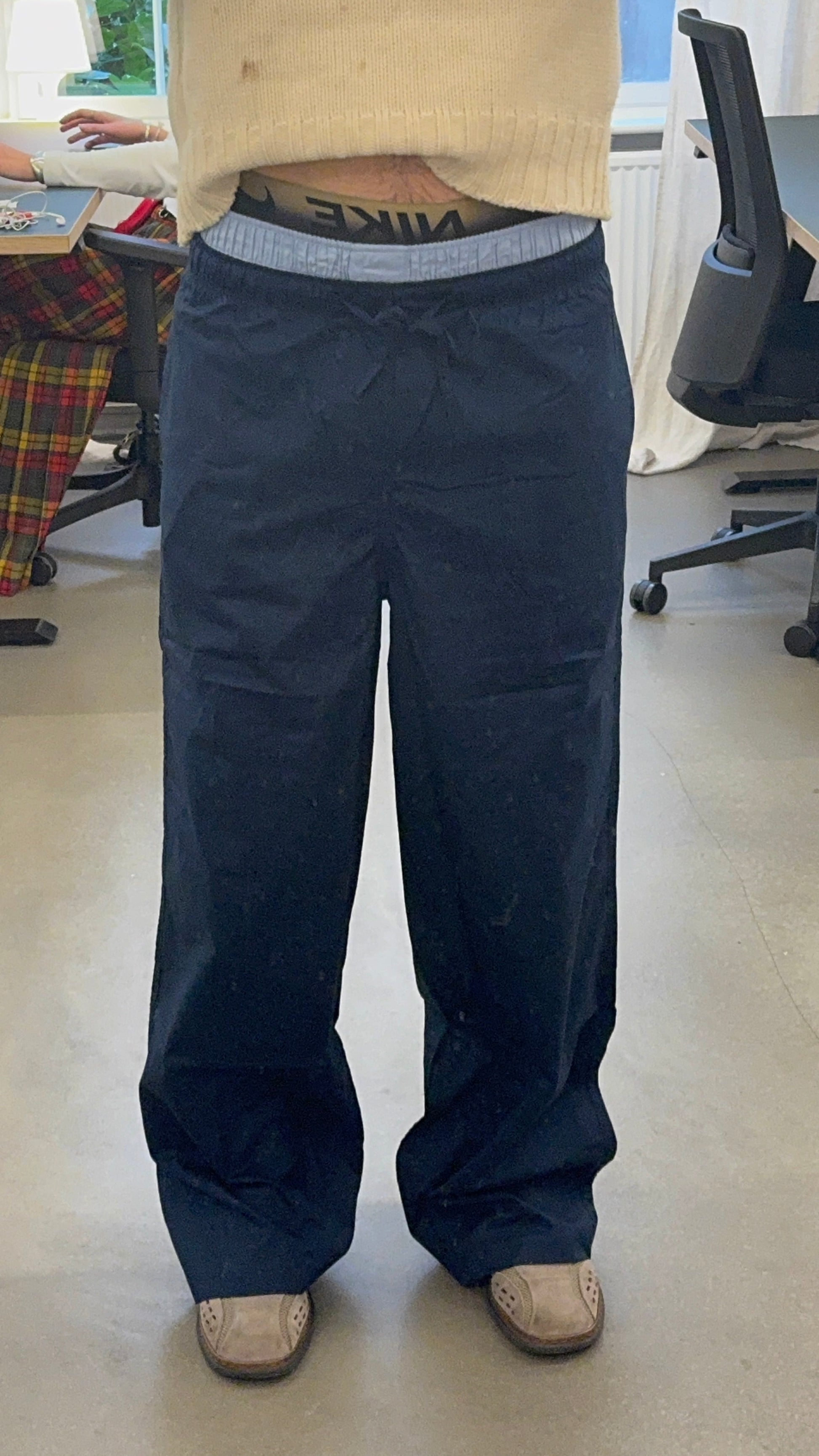 Viggo är 195 cm lång och använder storlek M-L. 