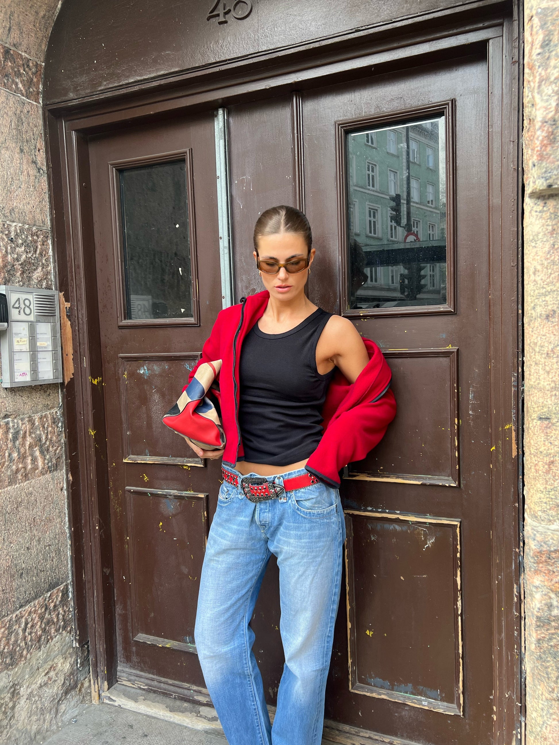 Marie är 178 cm lång och bär storlek M. | svart