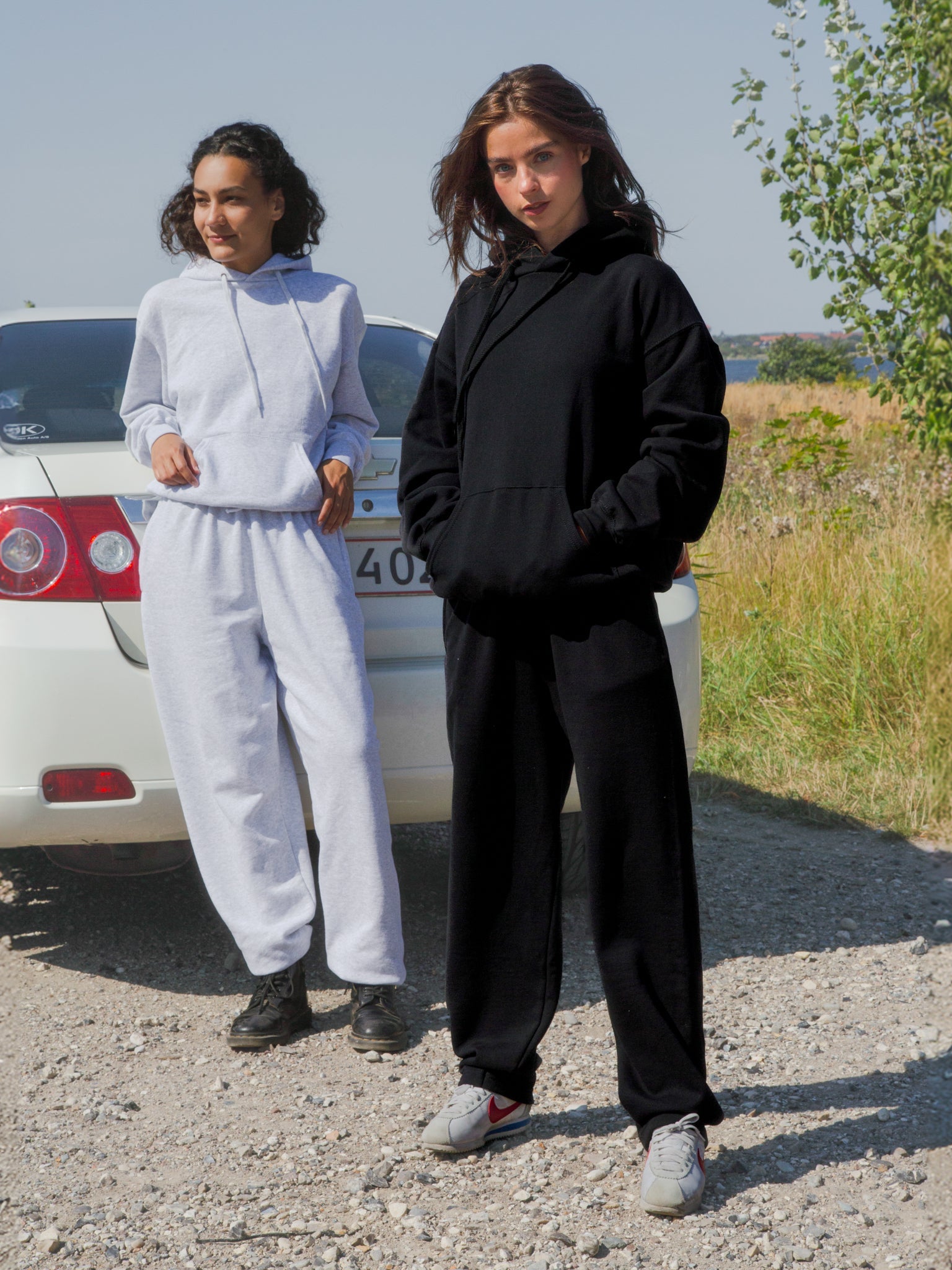 Johanne är 165 cm lång och bär storlek XS. | uden svart