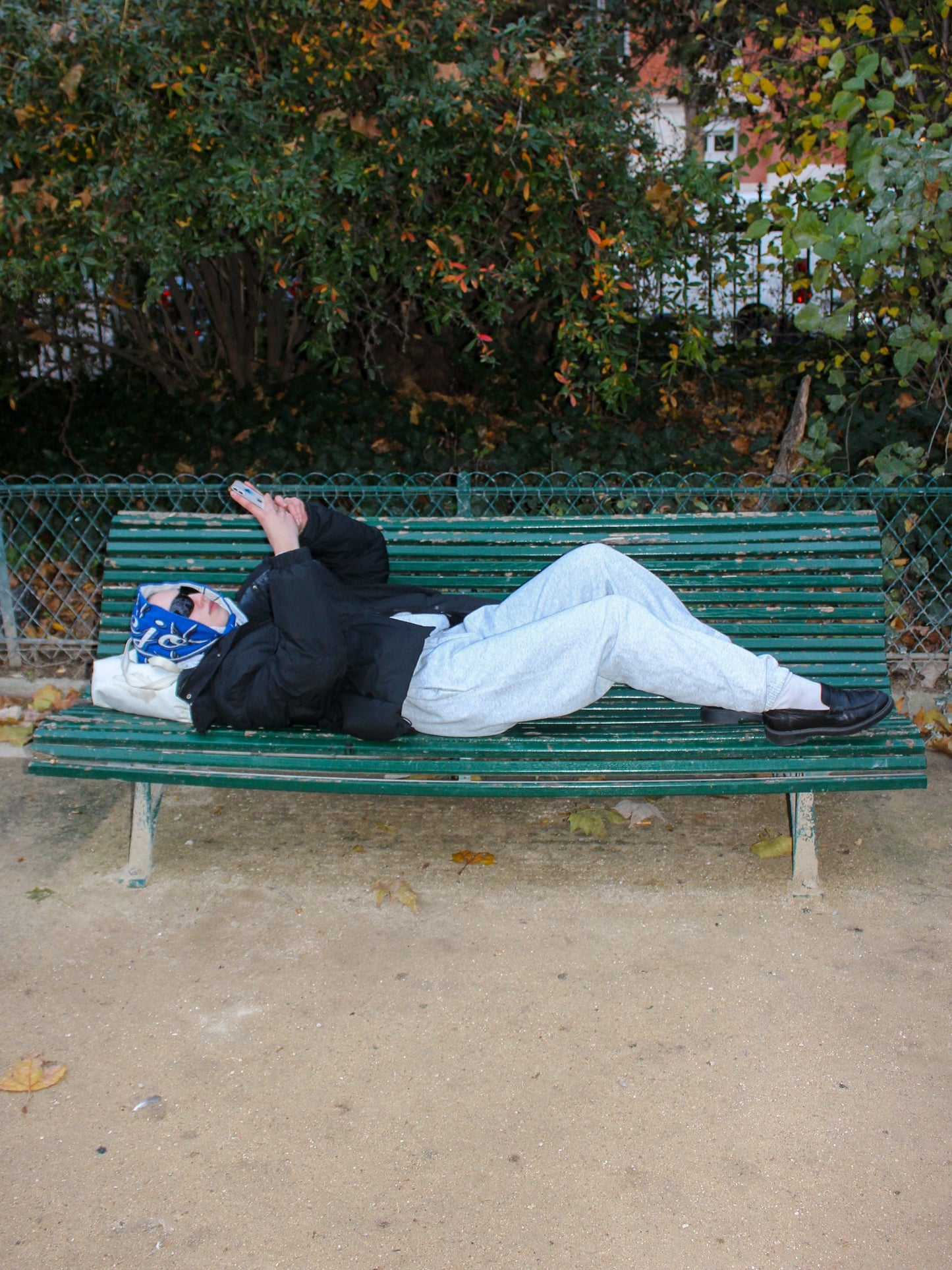 Sabina är 170 cm lång och bär storlek M. | med grå