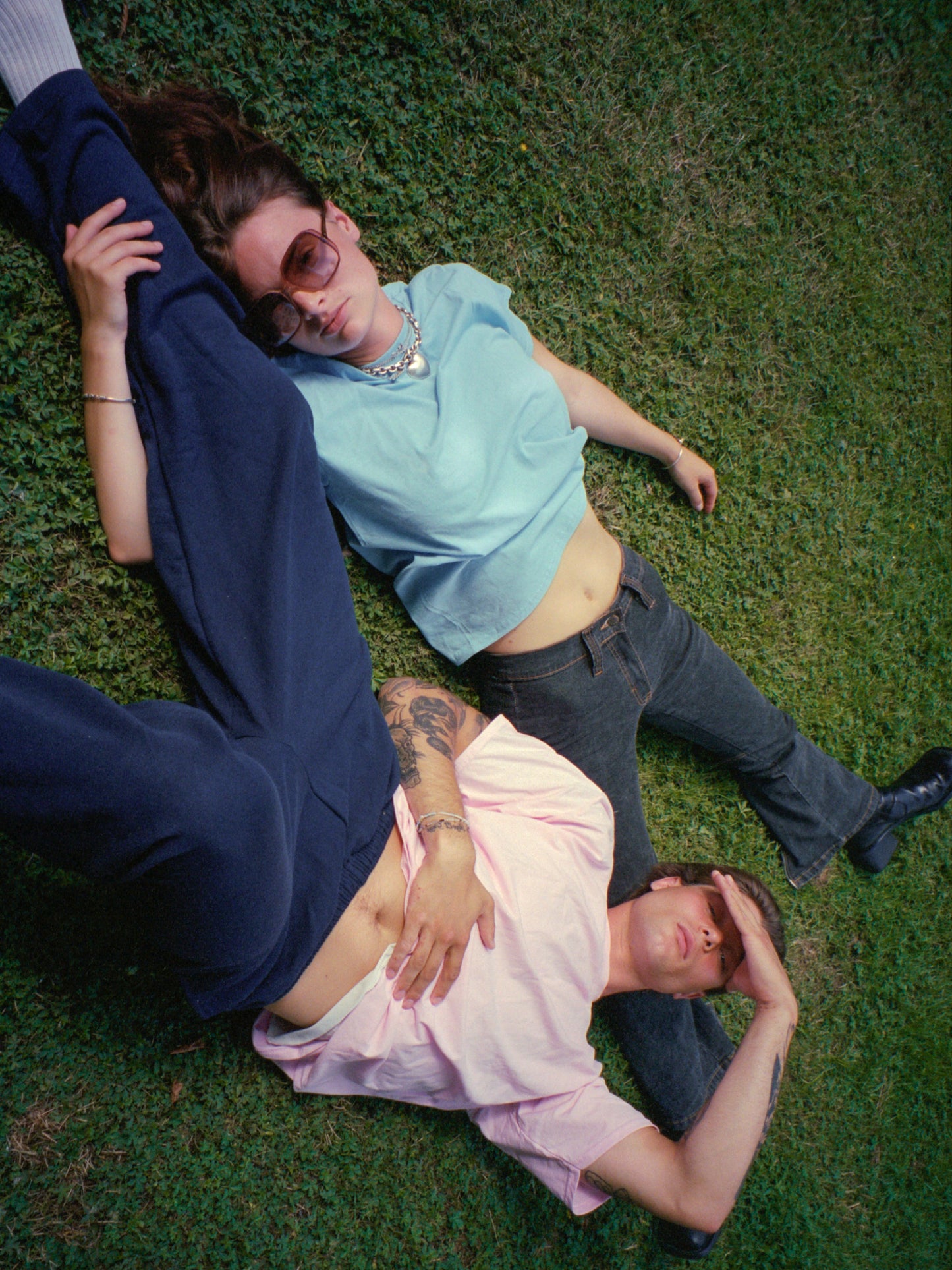 Nadia är 165 cm lång och bär storlek M. | ljusblå