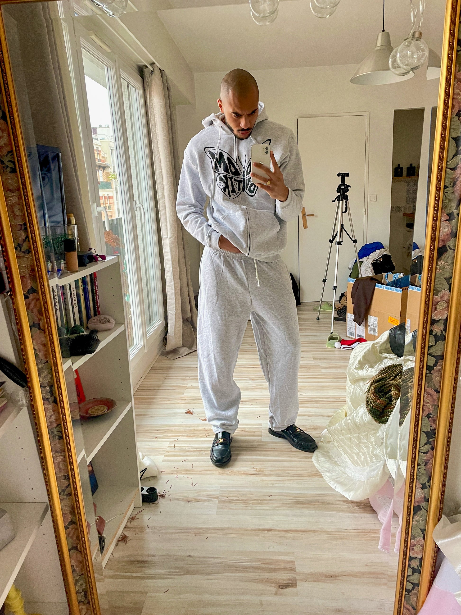 Arthur är 187 cm lång och använder storlek XL.