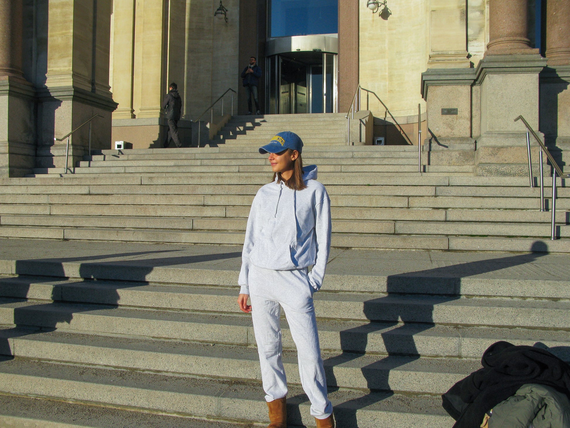 Sarah är 178 cm lång och använder storlek S.