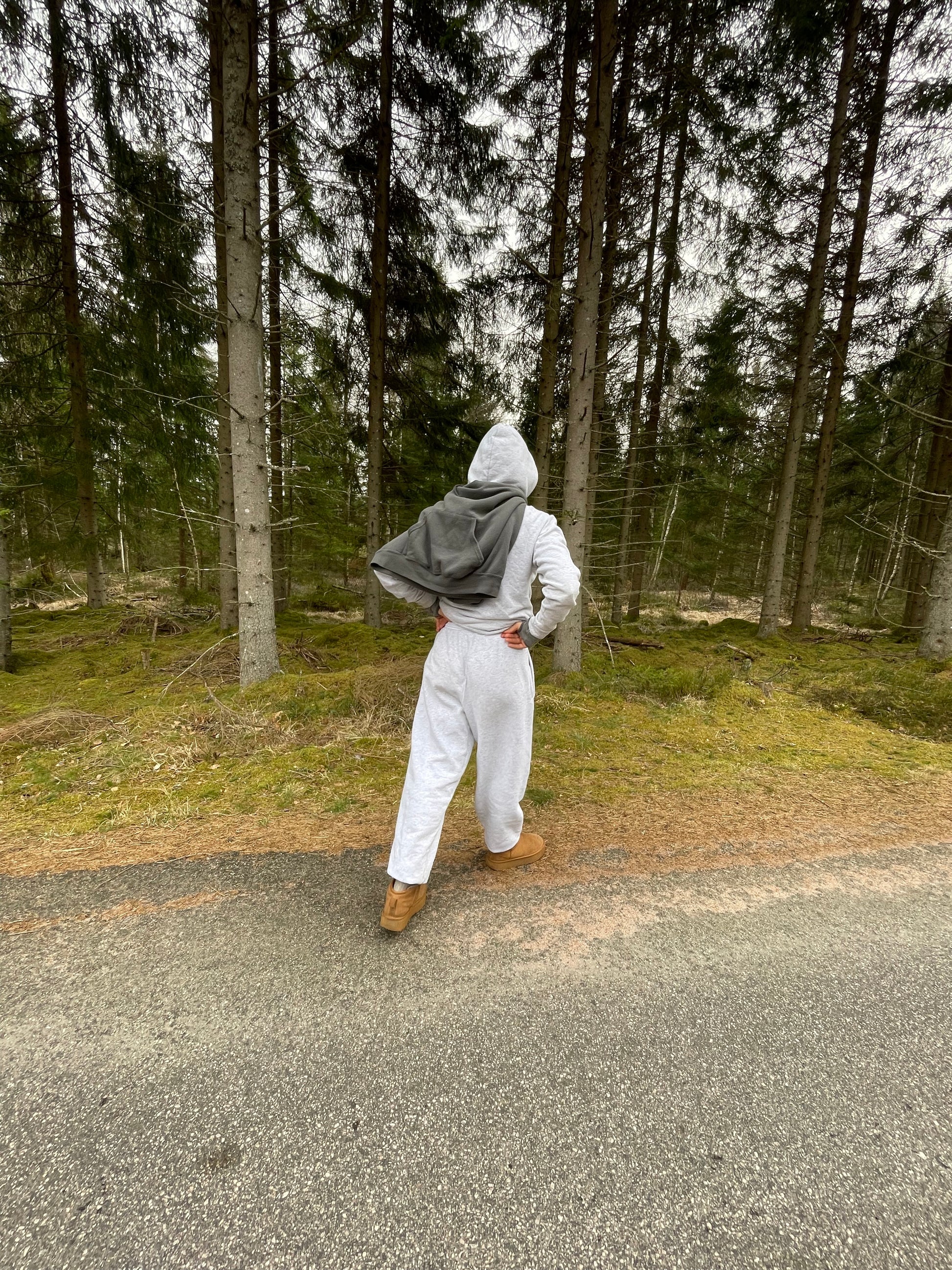 Sofie är 165 cm lång och använder storlek M. 