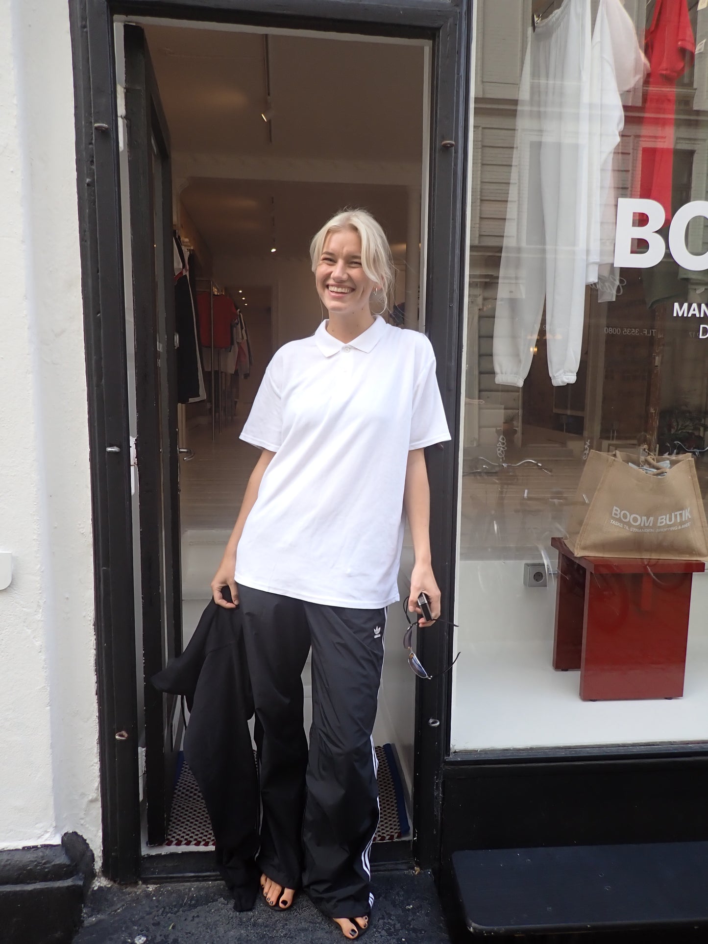 Sofie är 170 cm lång och bär storlek M. | vit