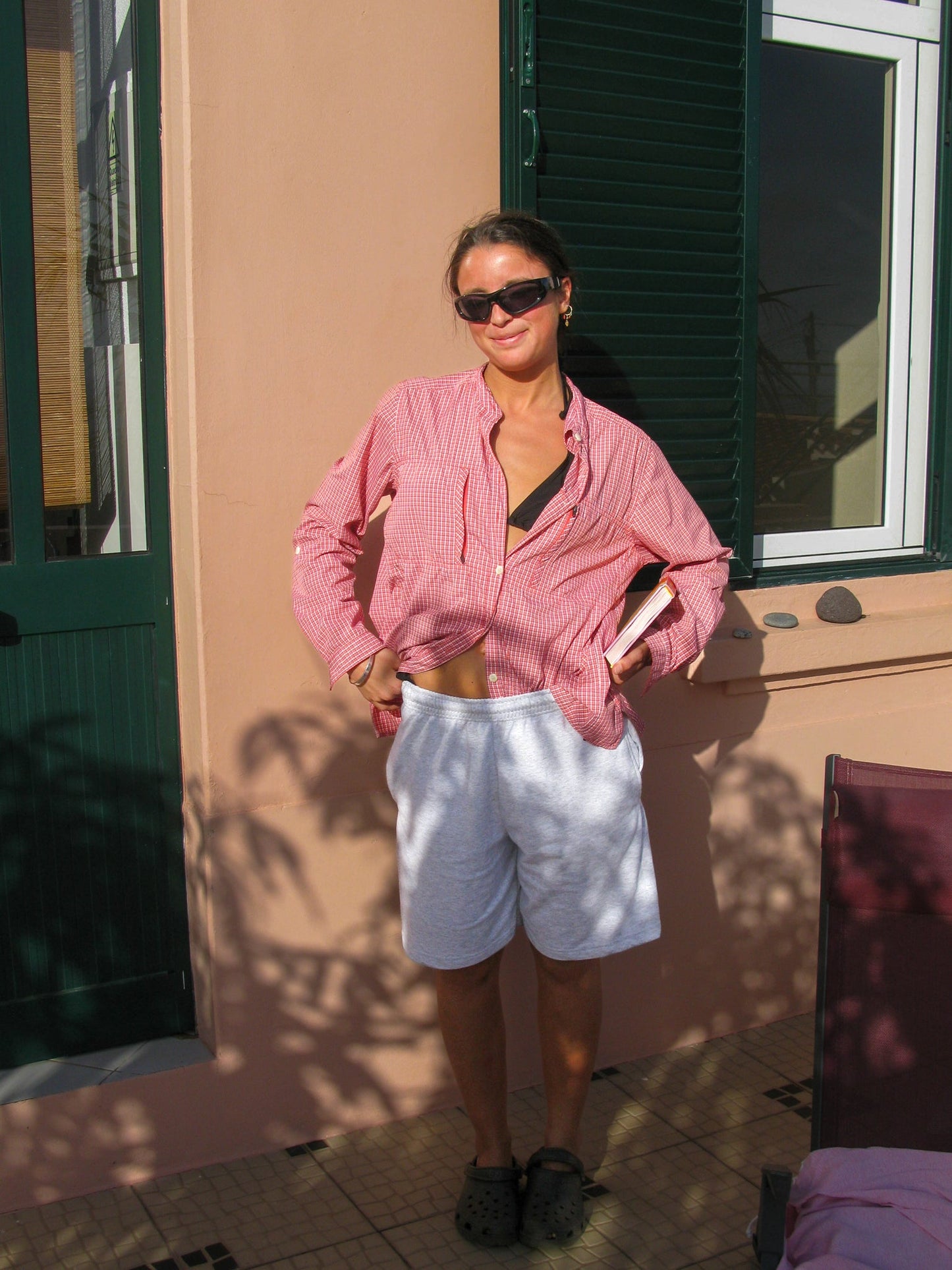 Sofie är 165 cm lång och bär storlek M. | grå