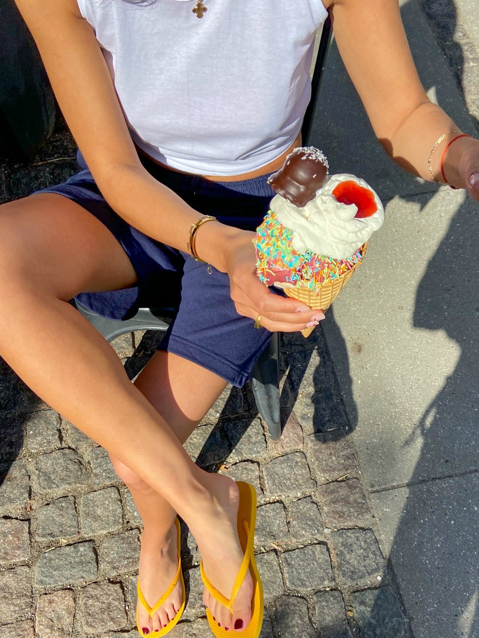 Kristiane är 166 cm lång och bär storlek S. | mörkblå