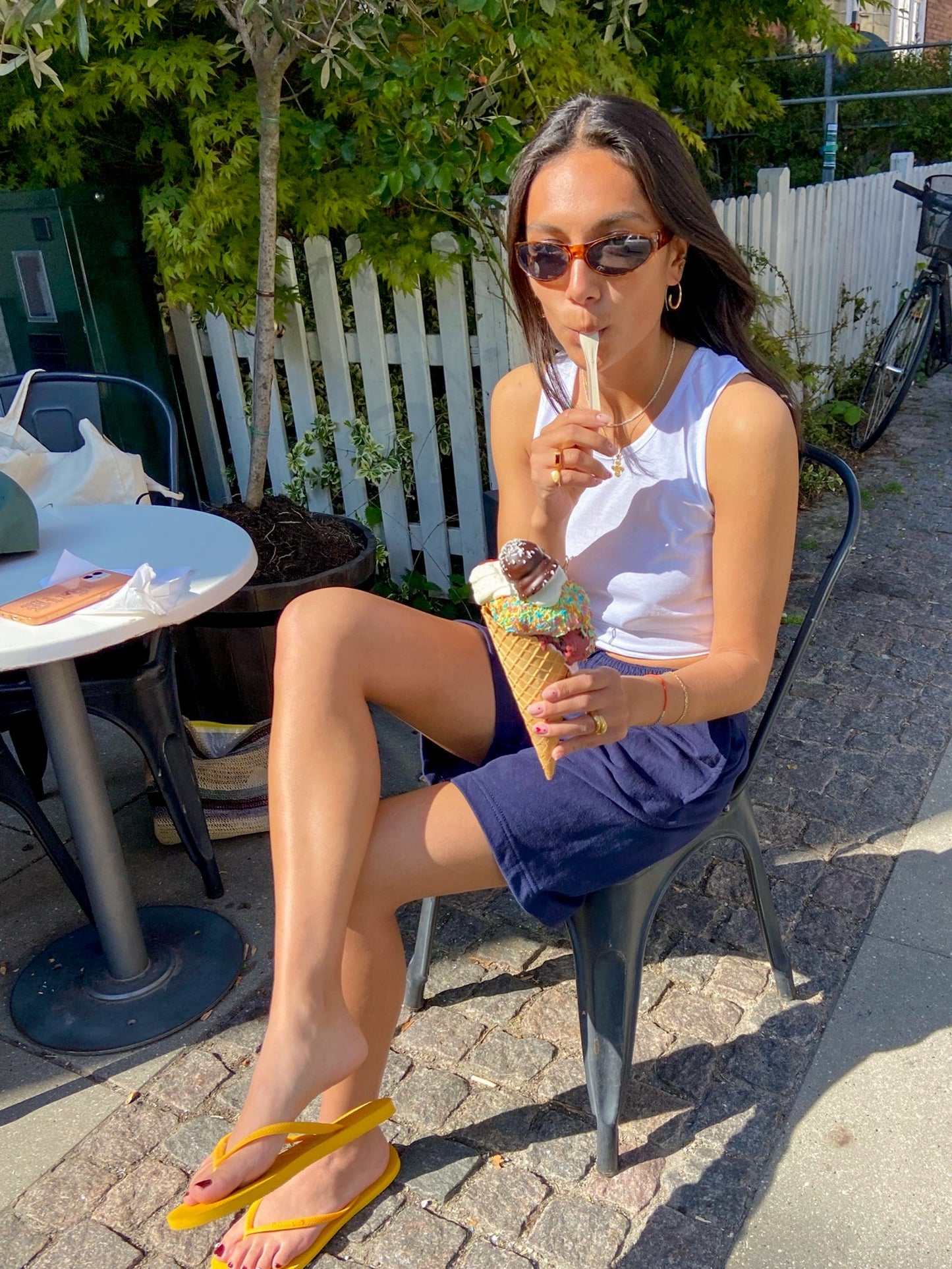 Kristiane är 166 cm lång och bär storlek S. | mörkblå