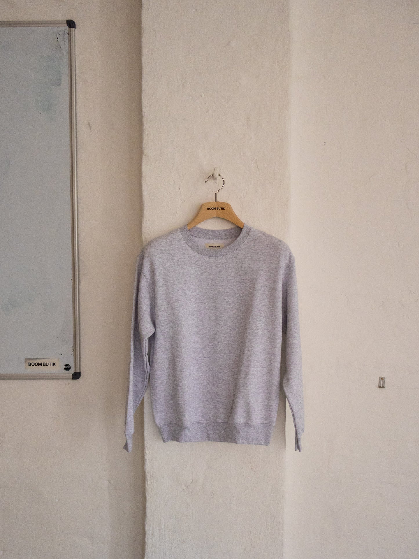 En ..... grå crew? Kärlek, Boom | grå