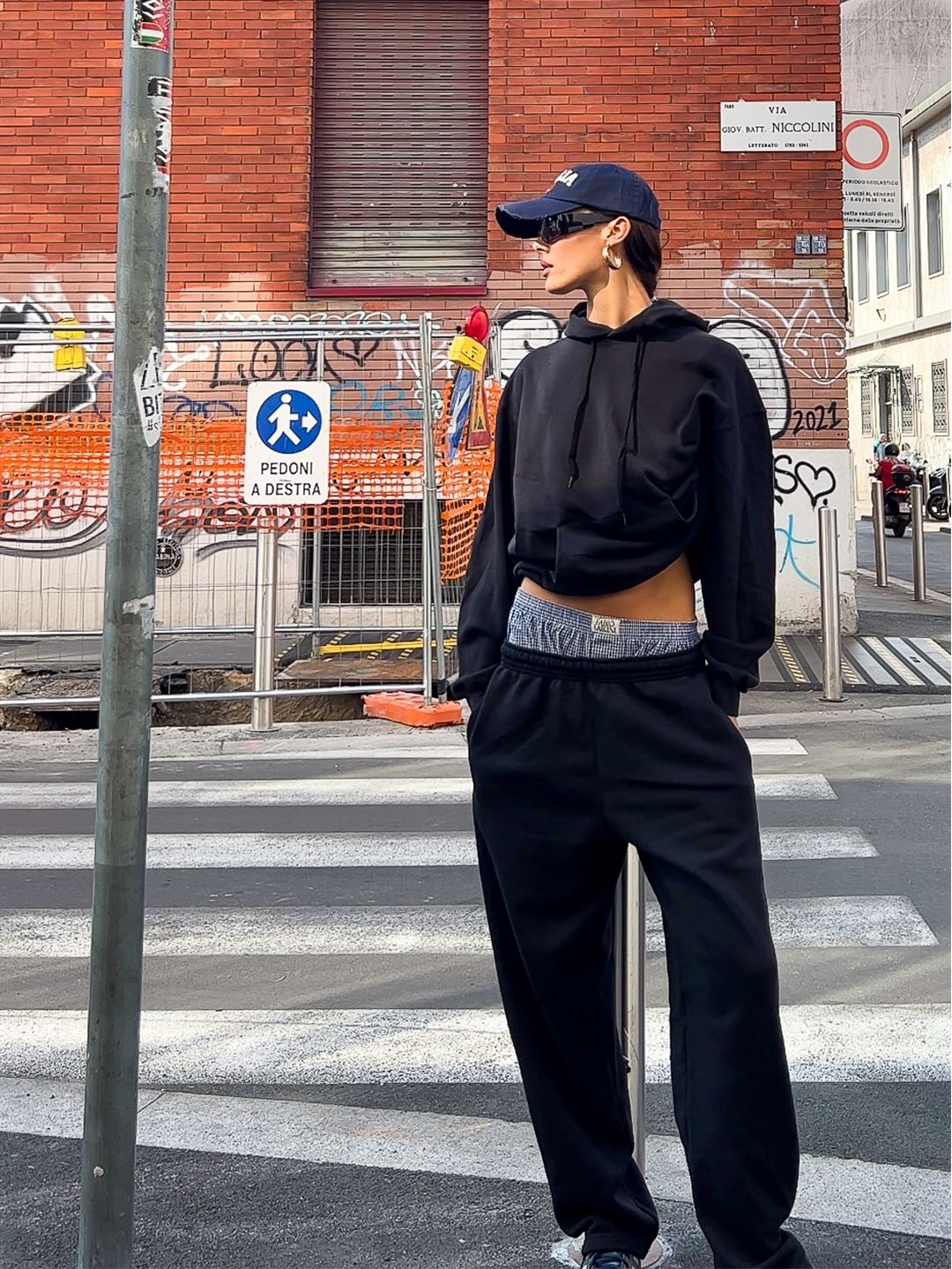 Sofi är 181 cm lång och bär storlek M. 