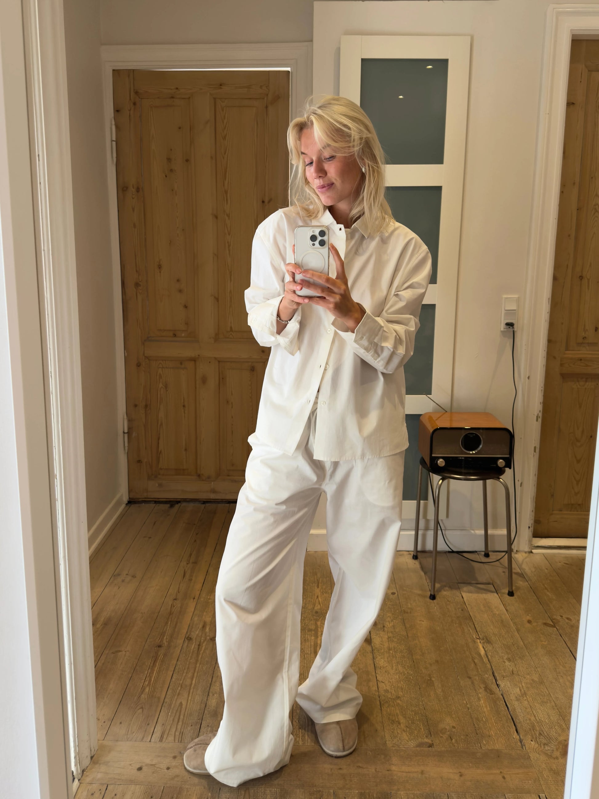 Sofie är 170 cm lång och bär storlek M. | vit