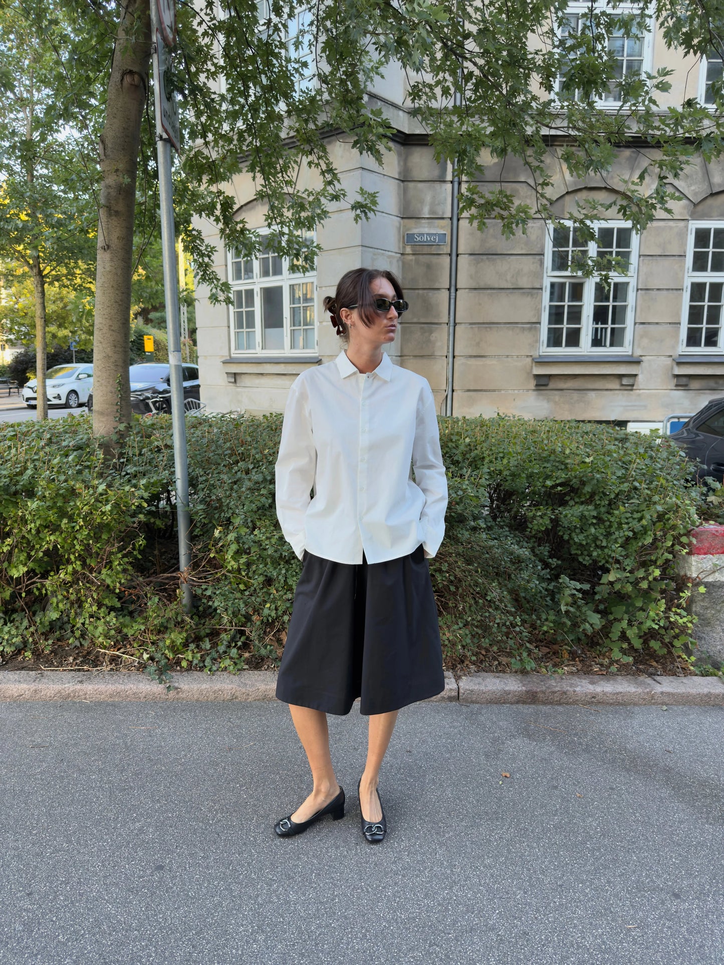 Rose är 176 cm lång och bär storlek M. | vit