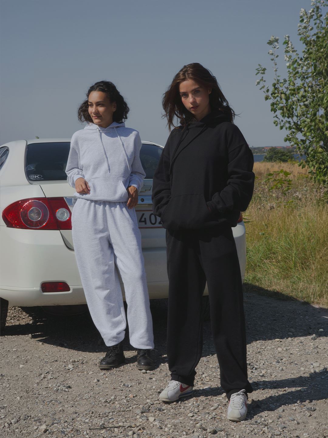 Sarah är 170 cm lång och bär storlek M.