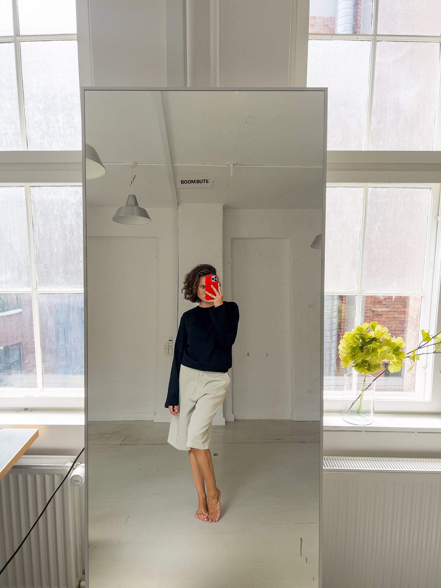 Emma är 173 cm lång och bär storlek M. | svart