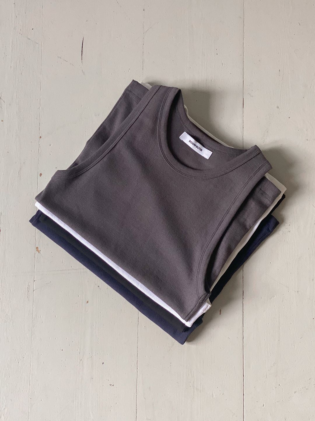 Kärlek, butikken | mörkgrå