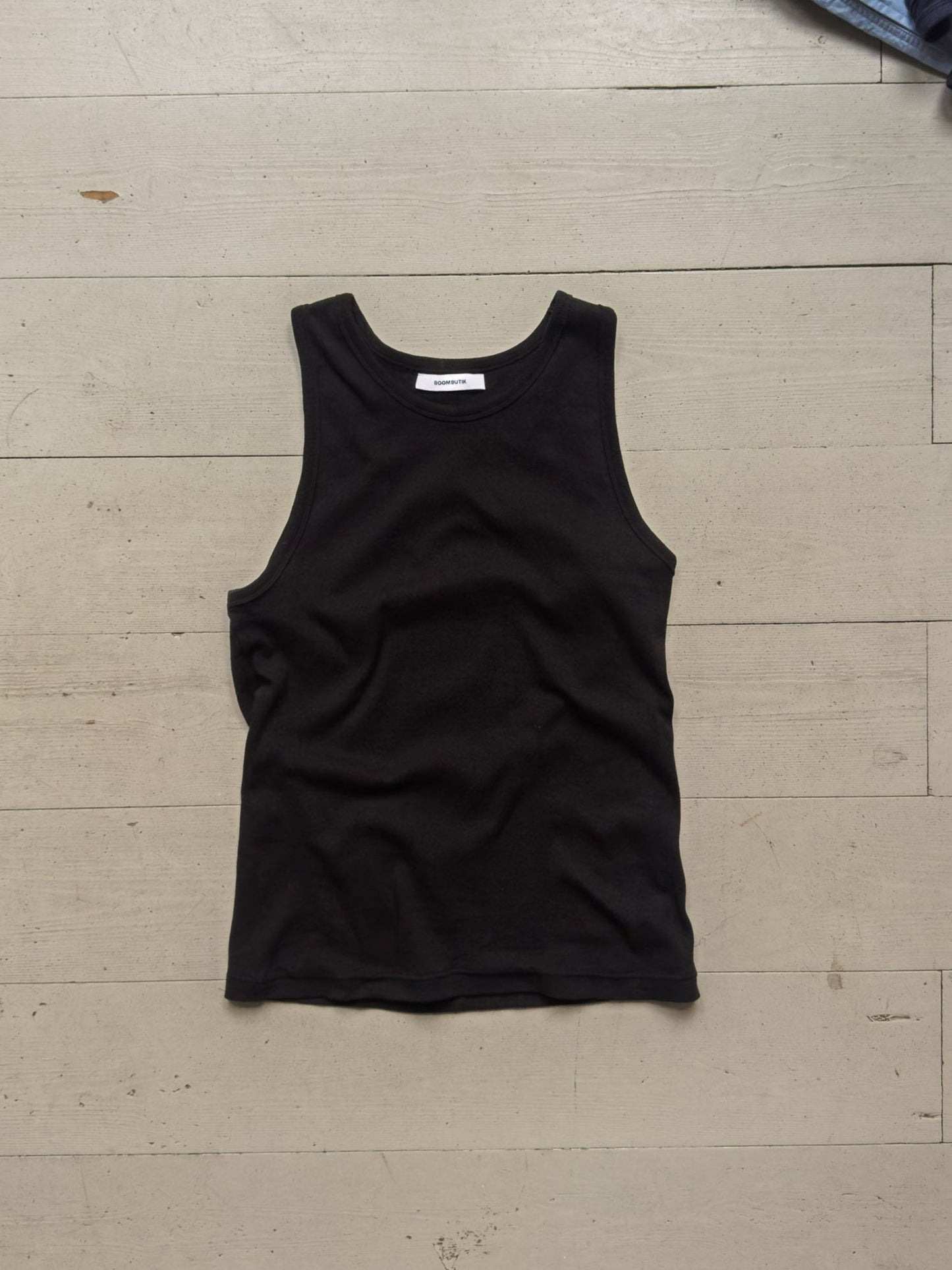 Svart tank top. Kärlek, butikken | svart